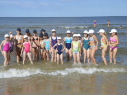Dzieci w trakcie obozu nad morzem